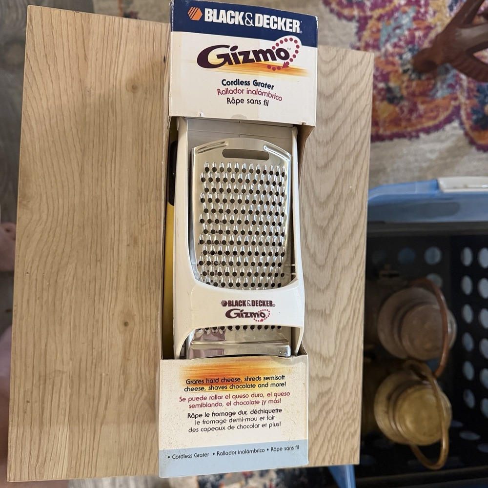 NEW Black & Decker Gizmo Electric Cordless Cheese Grater Rechargeable GG200 NOS